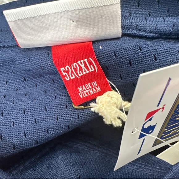 Mitchell & Ness 1985 Minnesota Twins Kirby Puckett Jersey - Picture 5 of 13